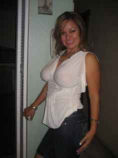 rich woman looking for men in Roxana, Illinois